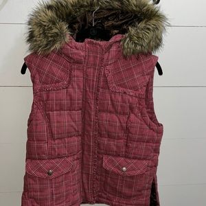 Aeropostale vest with faux fur